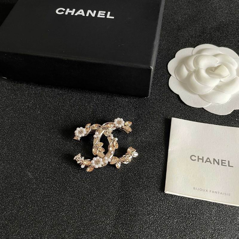 Chanel Brooch 05yxs14